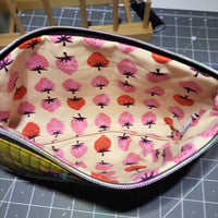 QAYG Pouch (18), LINING Strawberries