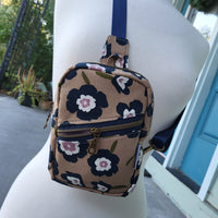 NAVY Flowers Canvas, Andie