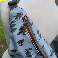BIG FOOT, one zipper fanny/sling