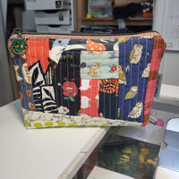 QAYG Pouch (22), hands Lining