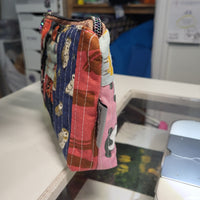 QAYG Pouch (22), hands Lining