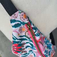 Unicorn '25, one zipper fanny/sling