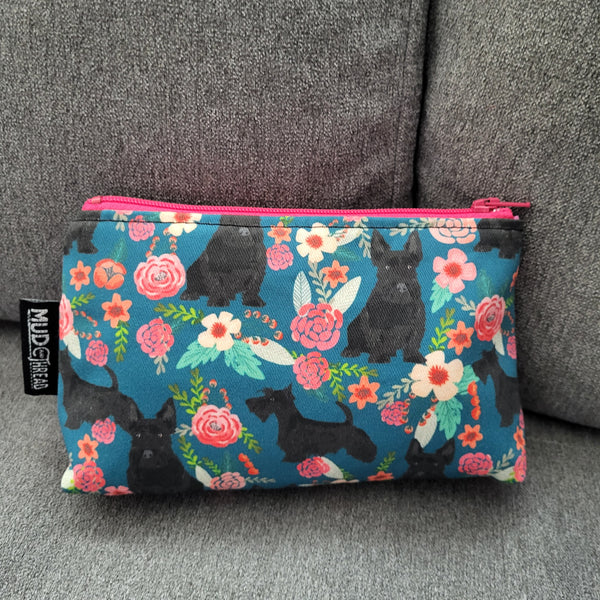 Terrior (2) SM. Olivia Triangle Pouch