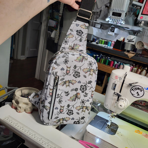 BATS.  Simplicity Sling Bag