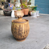 Urn/Jar with lid