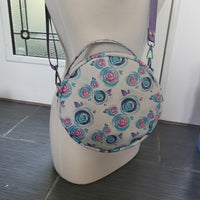 Roses, vinyl, Round Crossbody Bag