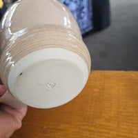 Lines on bottom, Mug 6/22
