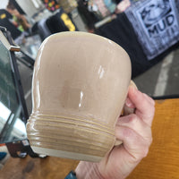 Lines on bottom, Mug 6/22