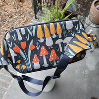 GNOMES/WAX CANVAS. GREENSTLE ADVENTURE BAG