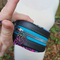 Roses, Mini Magda, vinyl, Round wristlet