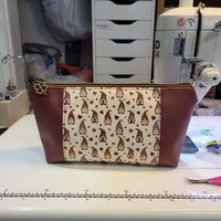 GNOMES. vinyl. PEEKABOO Beauty Bag (small)