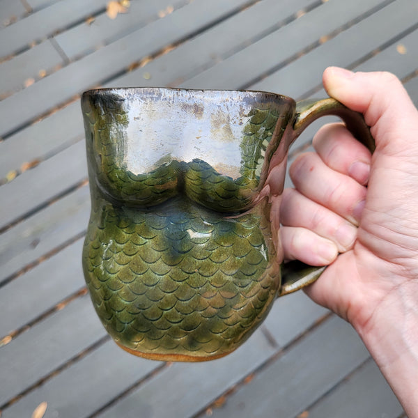 Body, green,  scale  Mug 3/23