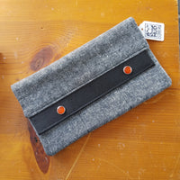 Minimalist Wallet - Gold Moons